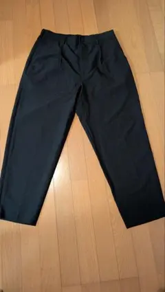 GU ブラック スラックス ストレートフィット