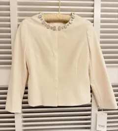 ストロベリーフィールズ　ノーカラージャケット ビジュー付き　アイボリーM