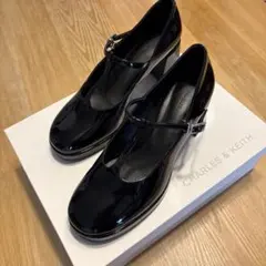 Charles & Keith 黒エナメルパンプス37(23.5)