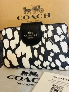 COACH CP420 二つ折り財布 シグネチャー 白黒 コーチ COACH CP420 二つ折り財布 シグネチャー 白黒 コーチ - メルカリ