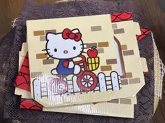 猫の気持ちの付録　ハローキティ　ダンボール猫ハウス 　可愛い　段ボール　組み立てのサムネイル