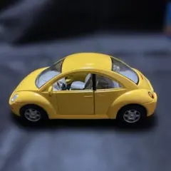 KiNSMART Volkswagen NEW BEETLEミニカーのサムネイル