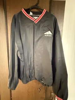 アディダス　ナイロンブルゾン