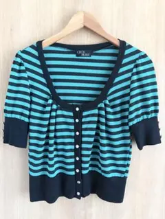 CECIL McBEE ボーダー パフスリーブ風半袖カーディガン ビジューボタンのサムネイル
