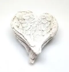 ハート型彫刻風羽根アクセサリーケース☆