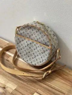 Item thumbnail for item 0c16c8a5-9124-44ab-8064-ff4417b51c43