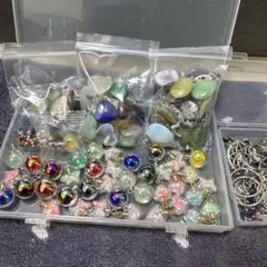 ビーズ・チャーム アクセサリー素材セット