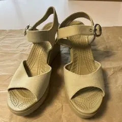 Crocs ベージュ ウェッジサンダル