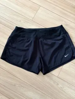 Nike ブラック ショートパンツ ランニングウェア Ｌサイズ レディース