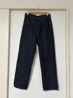 ストレートデニムパンツ