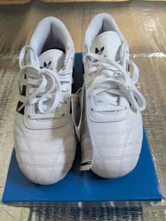 [新品未使用]adidas ホワイト/ブラック スニーカー　23,5cm