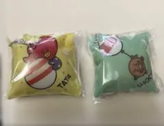 BT21 くら寿司　TATA SHOOKY クッション型キーホルダーセット