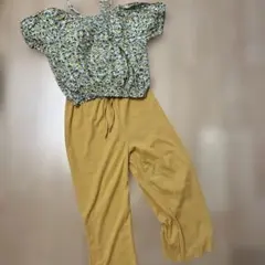 花柄トップスとイエローパンツセット 140相当