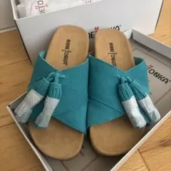新品★ミネトンカ サンダル22cmのサムネイル