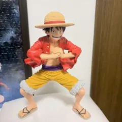 デカめのルフィのフィギュア