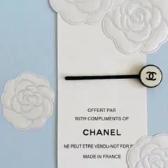 シャネルロゴヘアピン　白　ノベルティ　カメリア　ヘアクリップ　CHANEL 新品