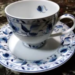 青い花柄 ティーカップとソーサー セット