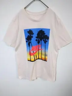 ナイキ　NIKE　Tシャツ　メンズM　淡いベージュ色　前面プリント