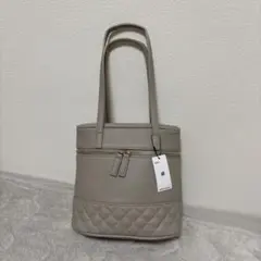 新品未使用 タグ付き キルティング ハンドバッグのサムネイル