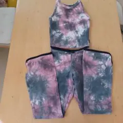 GESTS トップスとレギンスセット