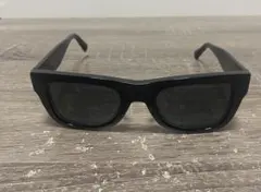 VALENTINO ヴァレンティノ　サングラス Vロゴ ブラックのサムネイル