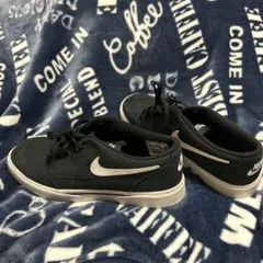 Nike ブラック ローカット スニーカー