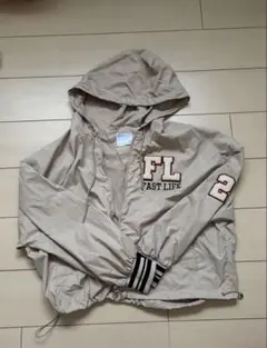 Bershka ブレイカー