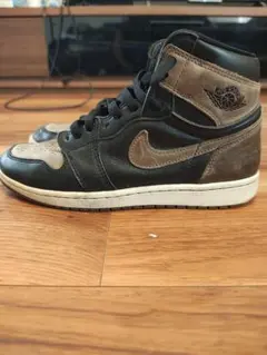 NIKE AIR JORDAN 1 ハイカット スニーカーパロミノ 即売したい