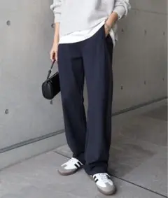 evernavy ポンチカーブパンツ　ネイビー