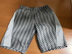 アディダス　ハーフパンツ M