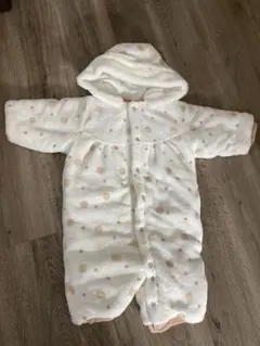 美品 一度使用のみ ベビー ジャンプスーツ 防寒着 アウター