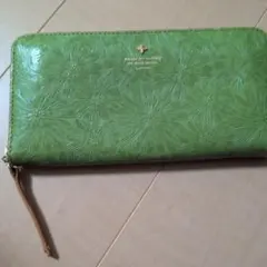グリーン エンボス加工 花柄 長財布