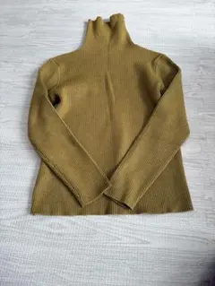リブ編みオリーブグリーンハイネックセーター　美品