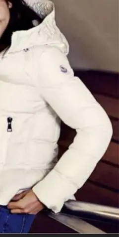 MONCLERモンクレール　NESEA アイボリー フード付き ダウンジャケット