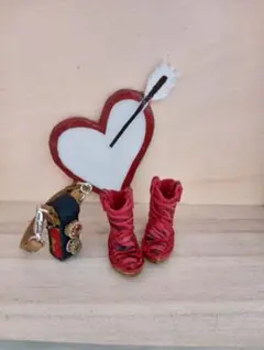 ⑦2点セットプチブライスサイズウエスタンブーツ、二眼レフカメラ付き