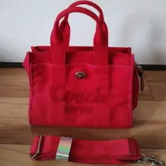 Coach レッド カーゴトートバッグ 26 ショルダーストラップ付き