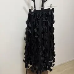 LAMIA⭐︎立体フラワーモチーフ ロングスカート ブラックのサムネイル