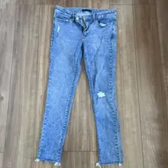 ユニクロ　レディース　ウルトラストレッチジーンズ ダメージ加工