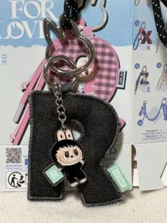 100%正規品!!!POPMART PINFORLOVEイニシャルチャームR