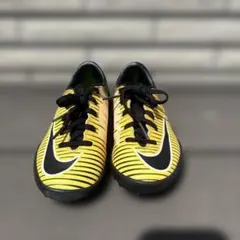 Nike サッカーシューズ イエロー/ブラック 26cm NIKE フットサルシューズ イエロー ブラック 26cm - メルカリ