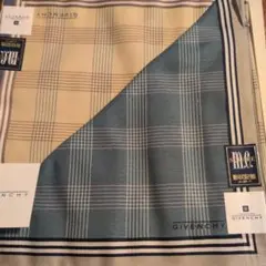 GIVENCHY チェック柄 スクエアハンカチ　サイズ５０✕５０正方形