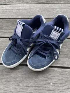 adidas ネイビースニーカー
