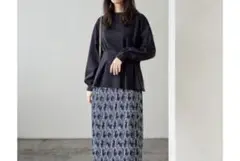 アダムエロペ　ウエストタックシルエットプルオーバー