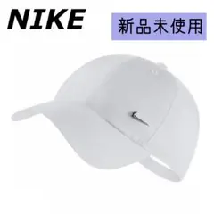 ナイキ／【ホワイト】メタルロゴ　クラブ　スウッシュ キャップ　NIKE 帽子