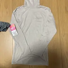 Mサイズ ベージュ 長袖タートルネック