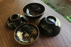 傷有！時代金縁黒漆に優美な鶉鶴蒔絵の映える四つ椀（検輪島塗蒔絵椀懐石道具