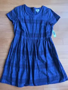新品OLD NAVYネイビー刺繍ワンピースのサムネイル
