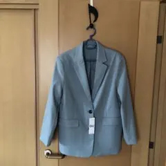 ①GU テーラードジャケット　新品タグ付