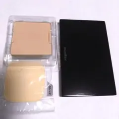 MAQuillAGE ドラマティックパウダー ピュアベージュ、ケース、パフ付き