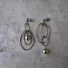 p90 ピアス 金属アレルギー・イヤリング対応 アシンメトリー クラックガラス